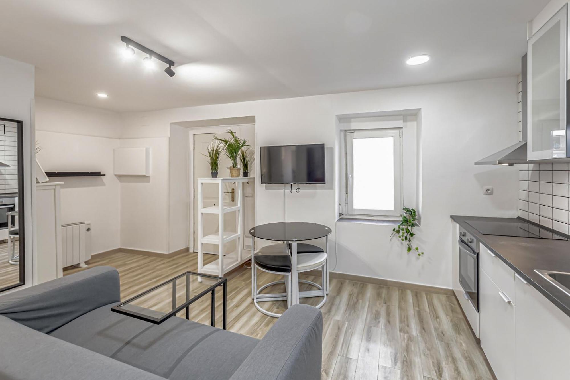 Apartamentos Pensamiento Madrid Exteriör bild